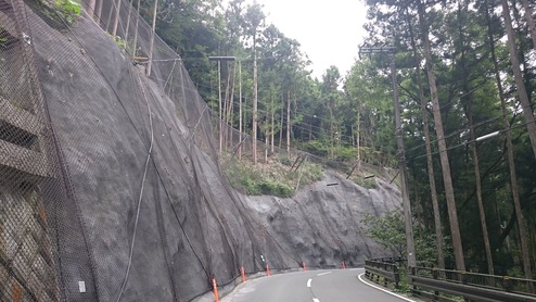 道路災害防除工事（28西の7）