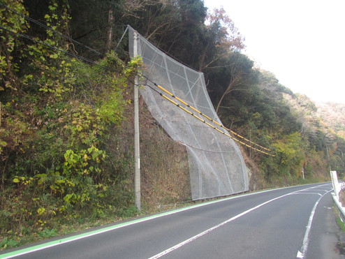 3-7-2 3-7-1 1-1-22 公共 道路工事（落石防護網工）／県道津山柵原線